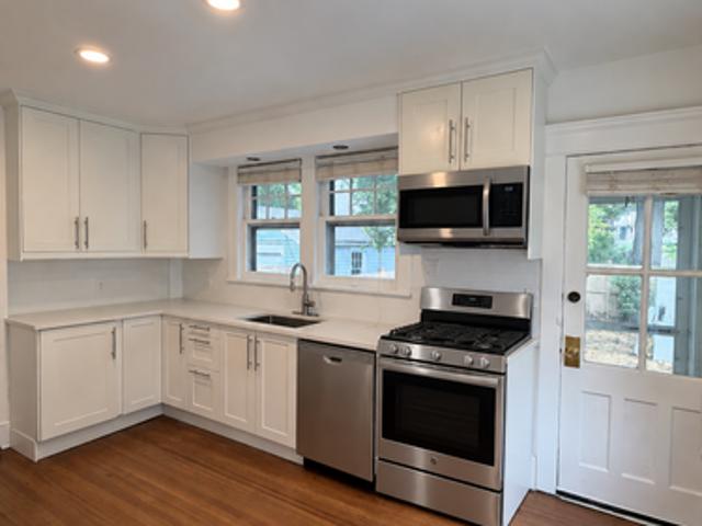 3 BR, 1 BA Apartment 13 Park Lane, Unit 13 Park Lane, Darien, CT 06820