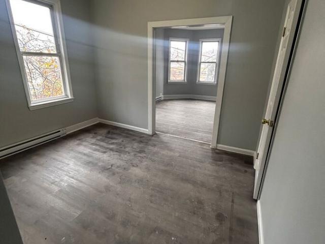 3 BR, 1 BA Apartment 1 Oneida St, Yonkers, NY 10703