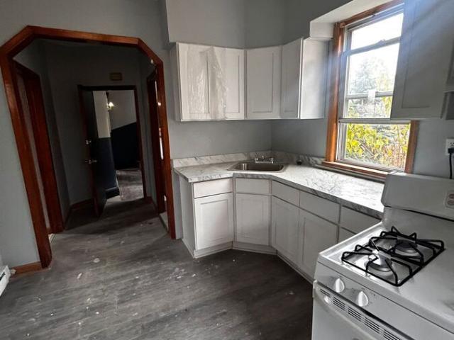 3 BR, 1 BA Apartment 1 Oneida St, Yonkers, NY 10703