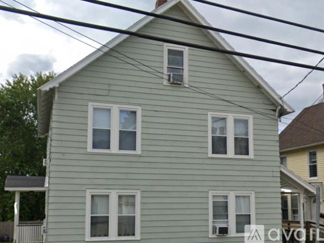 3 BR, 1 BA Apartment 243 Locust Street, Dover, NH 03820