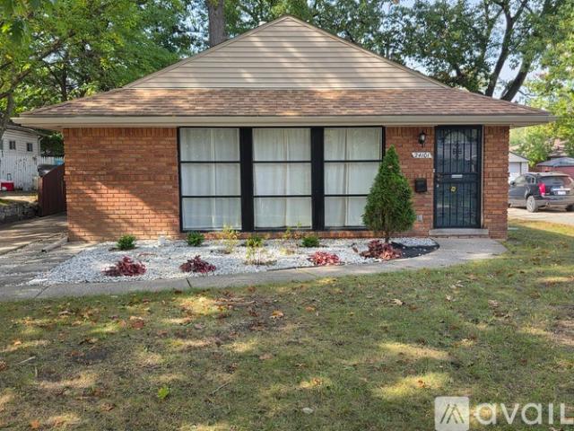 3 BR, 1 BA Apartment 24101 Manistee St, Oak Park, MI 48237