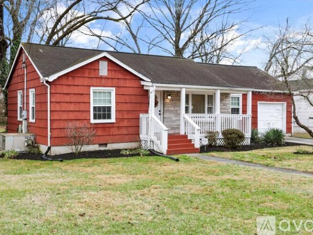 3 BR, 1 BA Apartment 2414 Fairmont Blvd, Knoxville, TN 37917