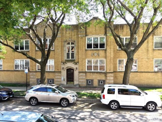 3 BR, 1 BA Apartment 2415 W North Shore Ave, Unit 2E, Chicago, IL 60631