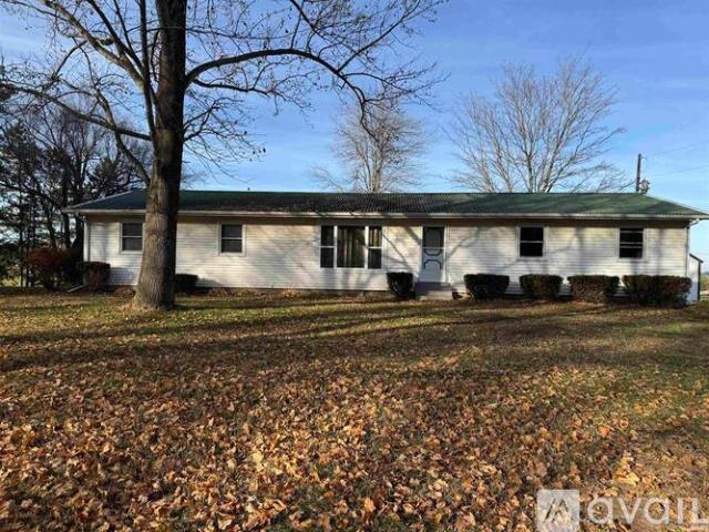3 BR, 1 BA Apartment 2418 E 550 N, Rochester, IN 46975