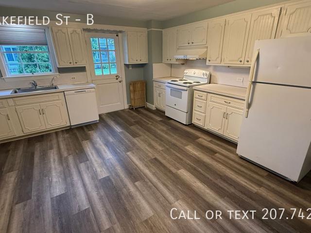 3 BR, 1 BA Apartment 24 Wakefield St, Rochester, NH 03867