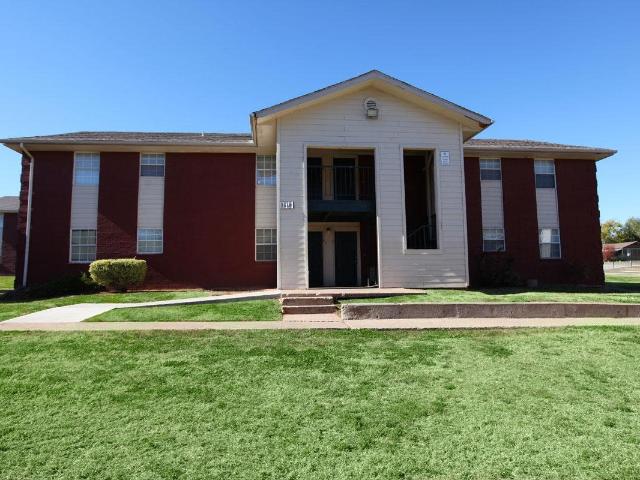 3 BR, 1 BA Apartment 2502 N. Kelley Ave Oklahoma City, OK 73111