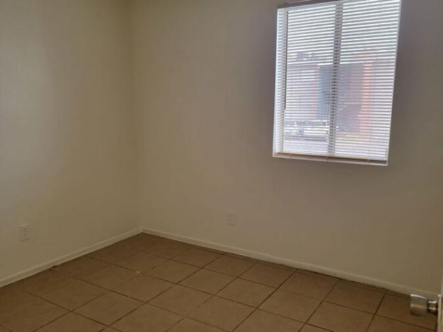 3 BR, 1 BA Apartment 2520 W. McLellan Blvd, Phoenix, AZ 85017