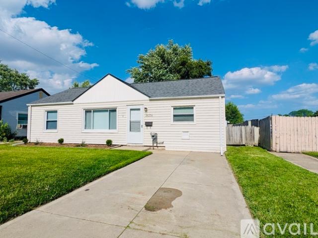3 BR, 1 BA Apartment 26234 Woodmont St, Roseville, MI 48066