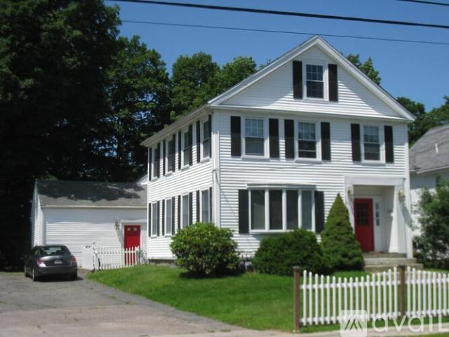 3 BR, 1 BA Apartment 26 Hayden Rowe Street, Unit 1, Hopkinton, MA 01748