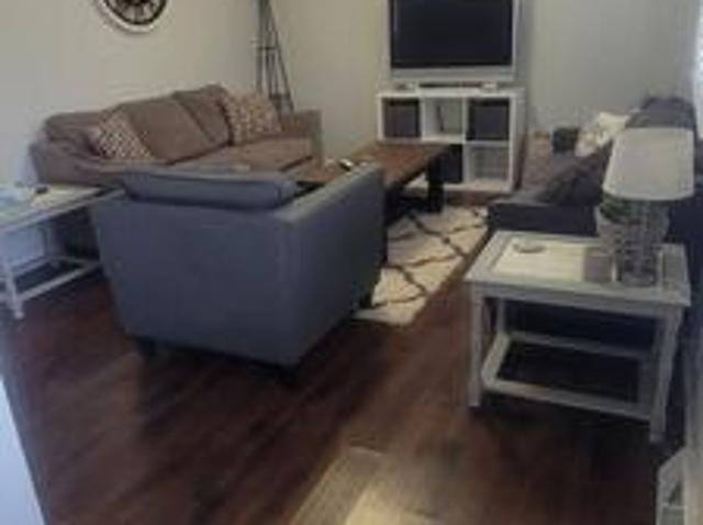 3 BR, 1 BA Apartment 2730 N Pine St, Davenport, IA 52804