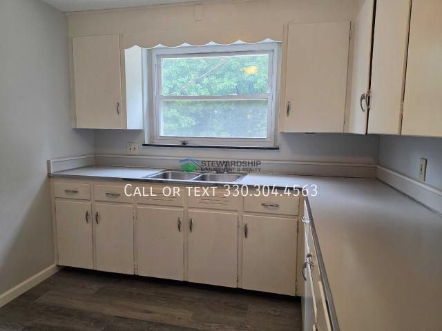 3 BR, 1 BA Apartment 2804 Rowland Ave Ne, Canton, OH 44714