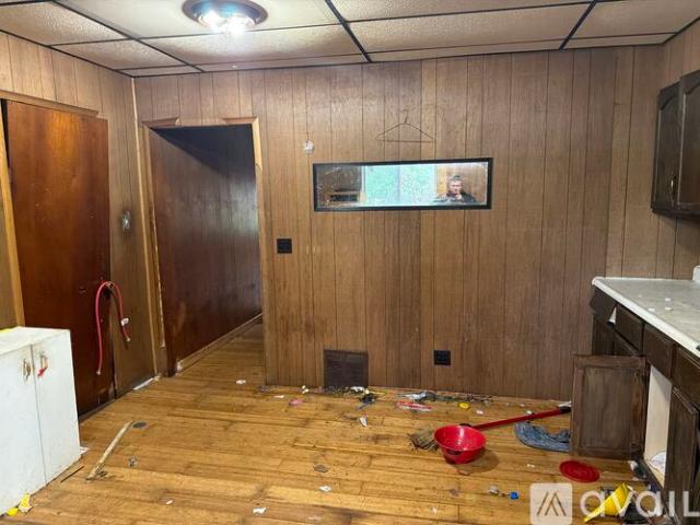 3 BR, 1 BA Apartment 2807 W Marquette St, Peoria, IL 61605