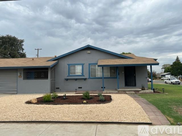 3 BR, 1 BA Apartment 2901 S K St, Bakersfield, CA 93304