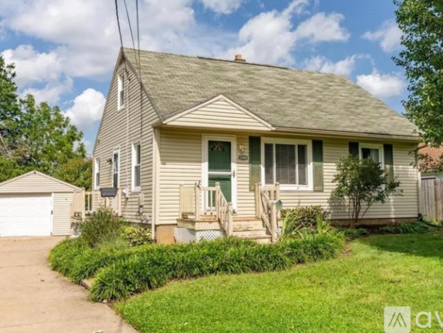 3 BR, 1 BA Apartment 2909 33rd St NE, Canton, OH 44705