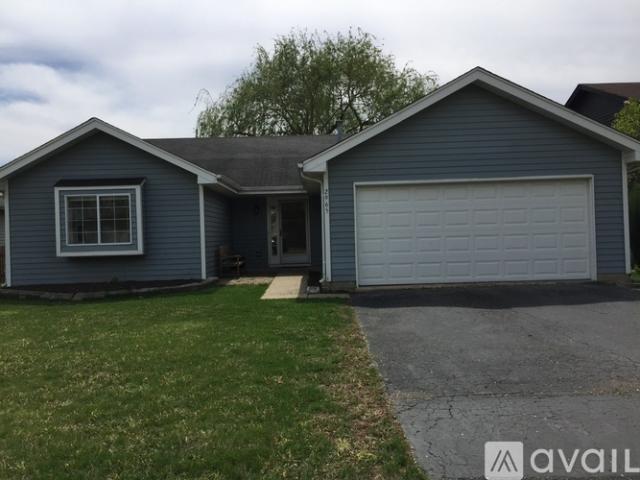 3 BR, 1 BA Apartment 2965 Middlebury Court West, Aurora, IL 60504