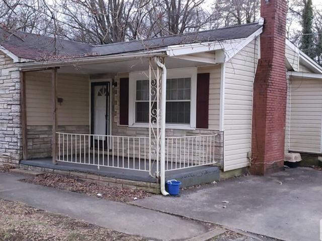 3 BR, 1 BA Apartment 203 Maple Street, Eden, NC 27288
