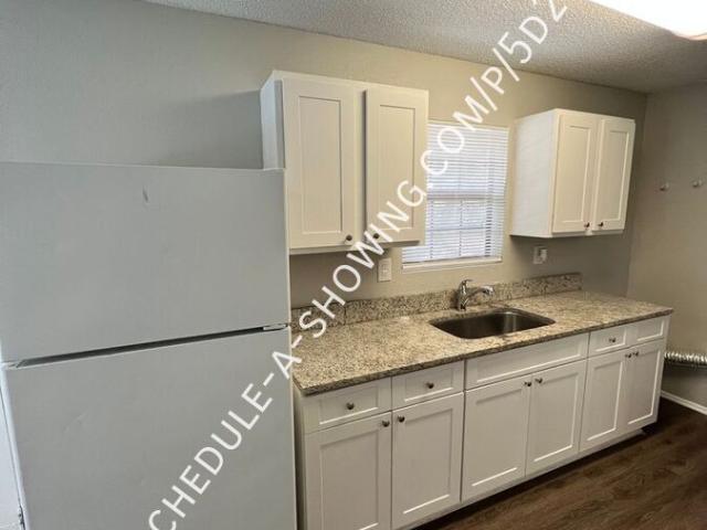 3 BR, 1 BA Apartment 2010 E 148th Ave, Lutz, FL 33549