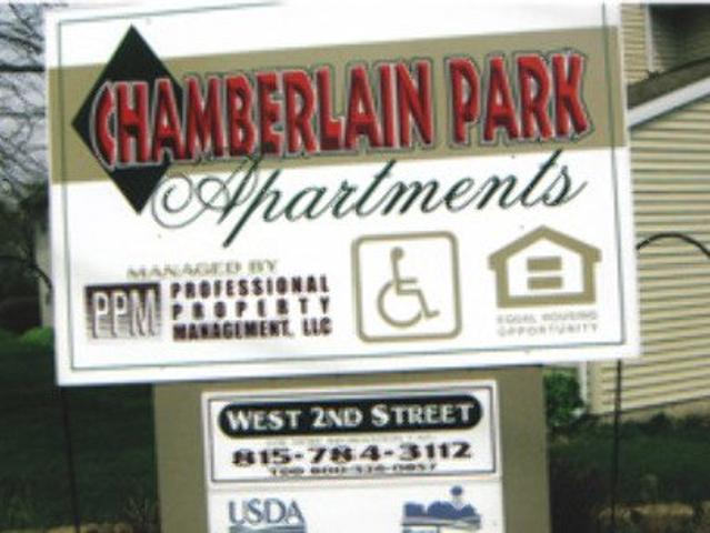 3 BR, 1 BA Apartment 201 W. 2nd St Genoa, IL 60135