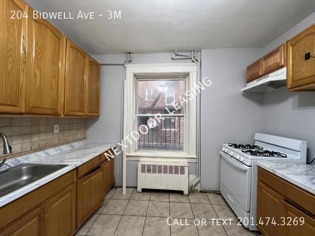 3 BR, 1 BA Apartment 204 Bidwell Ave, Jersey City, NJ 07305