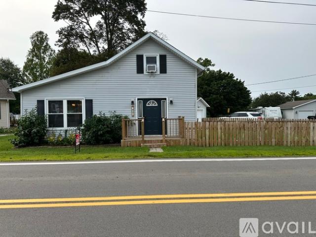 3 BR, 1 BA Apartment 206 Krotzer Avenue, Luckey, OH 43443