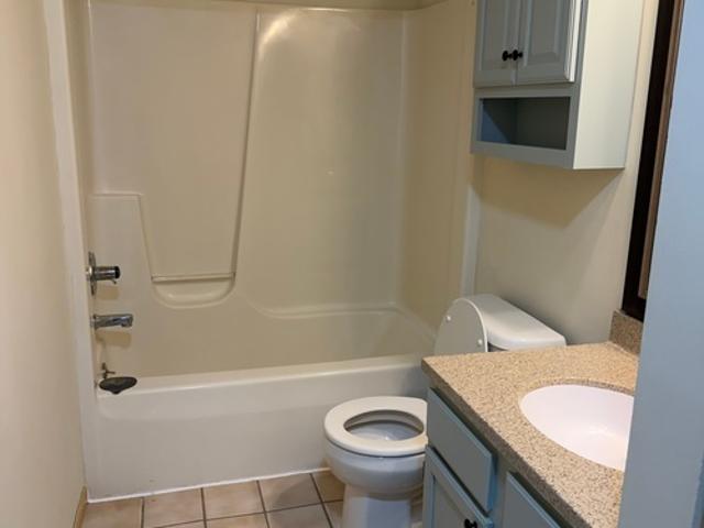 3 BR, 1 BA Apartment 20761 White Oak Dr, Lake Ann, MI 49650
