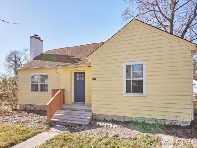3 BR, 1 BA Apartment 208 South Clark Street, Bloomington, IN 47408