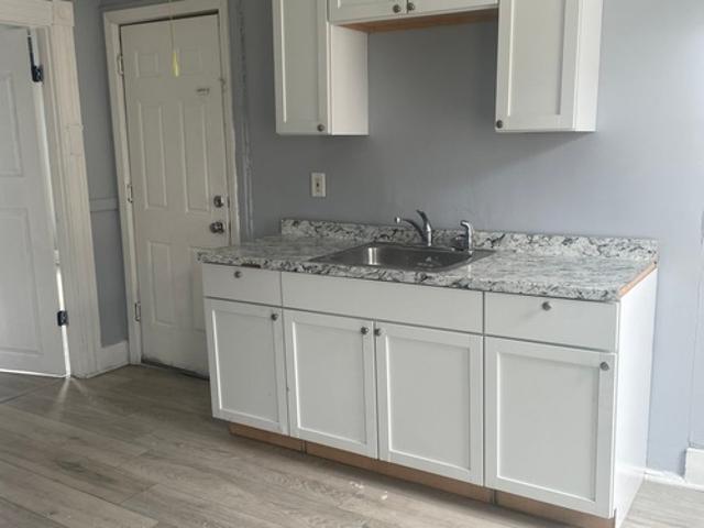 3 BR, 1 BA Apartment 20 Irion Street, Unit floor 3, Waterbury, CT 06704
