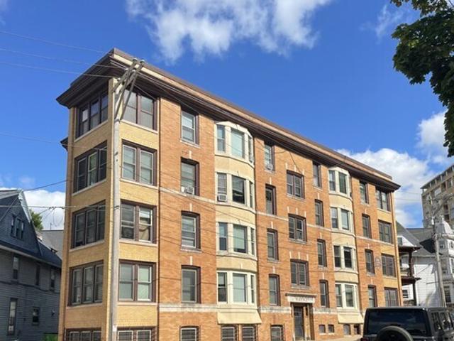 3 BR, 1 BA Apartment 213 N Hamilton St, Unit 1N, Madison, WI 53703