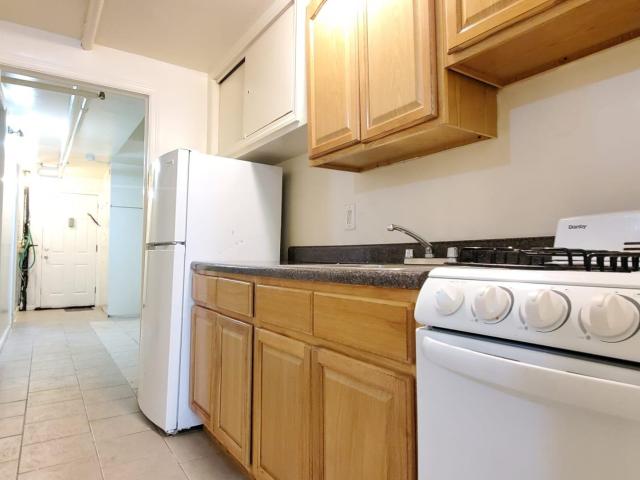 3 BR, 1 BA Apartment 2106 Arthur Ave, Bronx, NY 10457