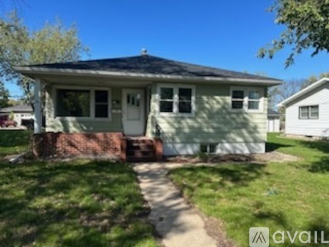 3 BR, 1 BA Apartment 2121 West Street Germain Street, Unit Main Floor, St. Cloud, MN 56301