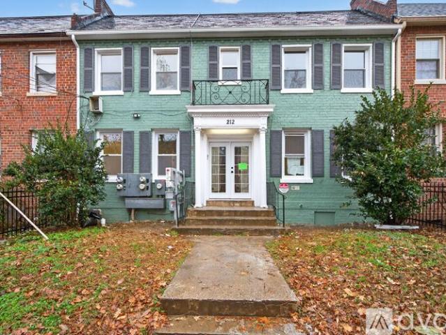 3 BR, 1 BA Apartment 212 36th St NE, Unit 3, Washington, DC 20019