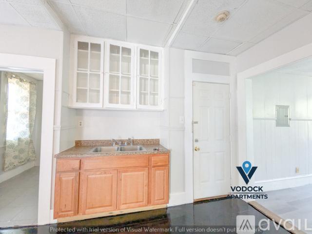 3 BR, 1 BA Apartment 212 Lyman St, Unit 3L, Holyoke, MA 01040