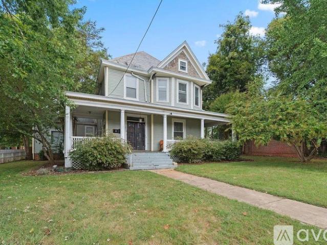 3 BR, 1 BA Apartment 219 Warwick Ln, Unit B, Lynchburg, VA 24503