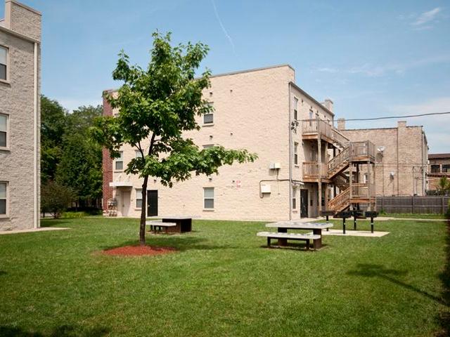 3 BR, 1 BA Apartment 223 E 41st St Unit 5 0037, Chicago, IL 60653