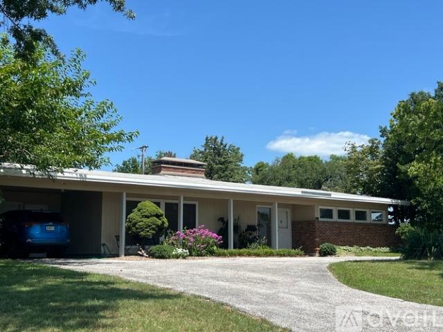 3 BR, 1 BA Apartment 2205 Country Club Dr, Columbia, MO 65201
