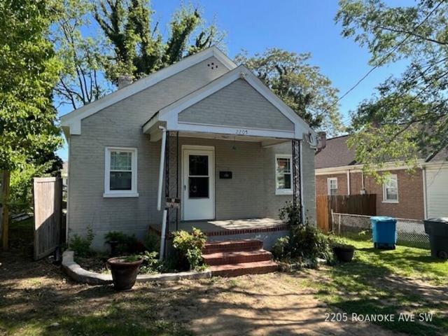3 BR, 1 BA Apartment 2205 Roanoke Ave SW, Roanoke, VA 24015