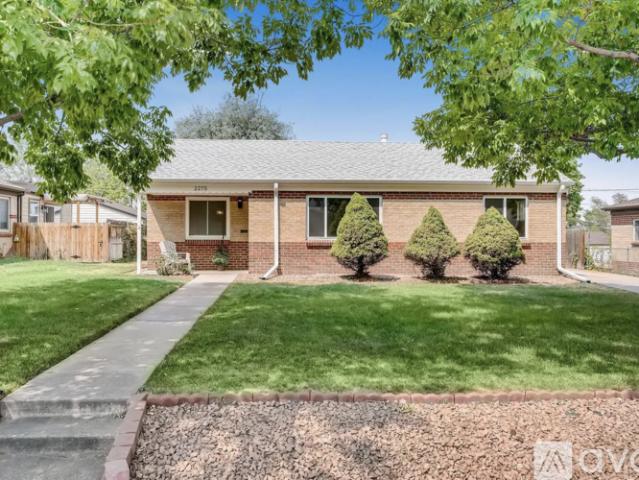 3 BR, 1 BA Apartment 2275 West Gill Place, Denver, CO 80223