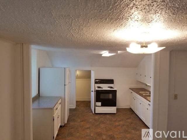 3 BR, 1 BA Apartment 229 South Main Street, Unit 3, Saint Albans City, VT 05478
