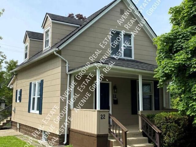 3 BR, 1 BA Apartment 22 Ellwood St, Pontiac, MI 48342
