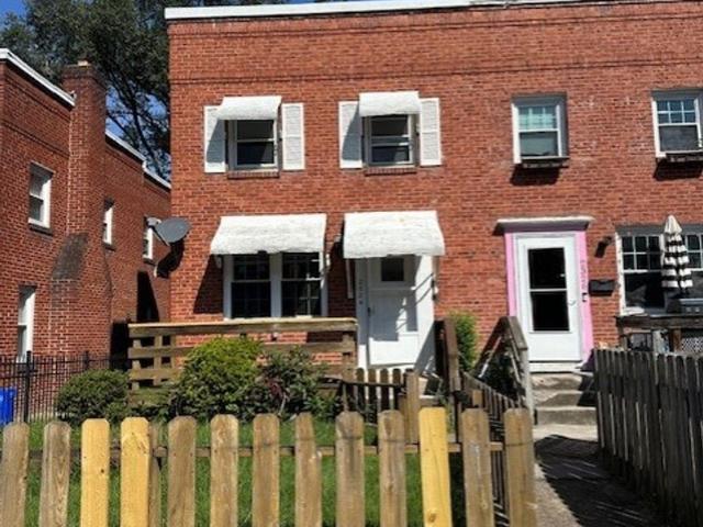 3 BR, 1 BA Apartment 2324 Kensington St, Harrisburg, PA 17104