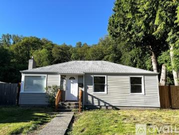 3 BR, 1 BA Apartment 3404 SE 5th St, Renton, WA 98058