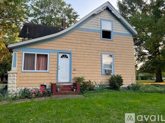 3 BR, 1 BA Apartment 342 Cherry St, Unit 342 upstairs, Kent, OH 44240