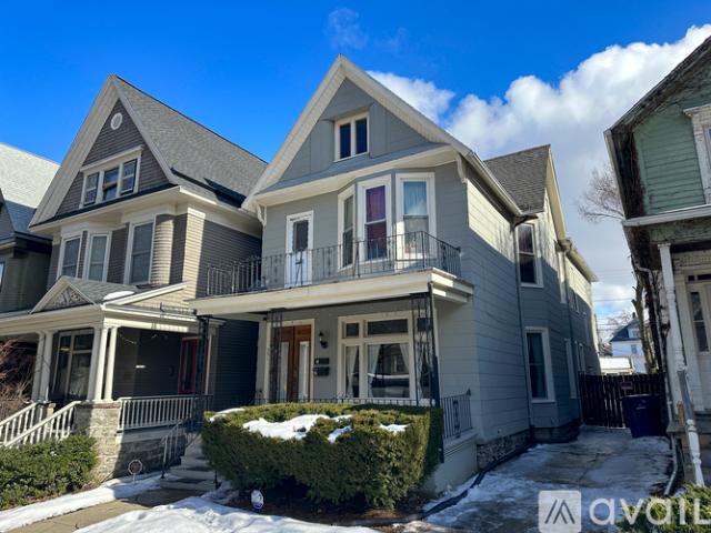 3 BR, 1 BA Apartment 351 Ashland Ave, Unit 1, Buffalo, NY 14222