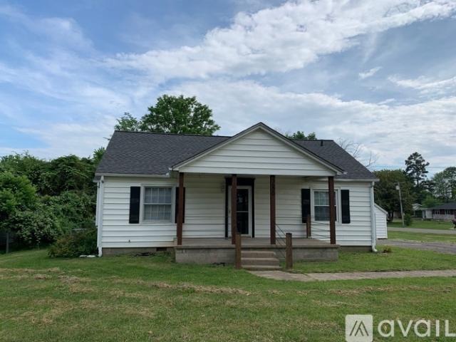 3 BR, 1 BA Apartment 3630 Lovelaceville Road, Paducah, KY 42001