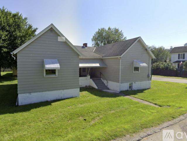 3 BR, 1 BA Apartment 385 Hallam Ave, Washington, PA 15301