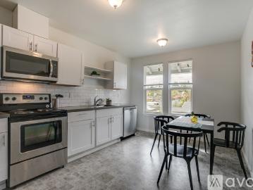 3 BR, 1 BA Apartment 3901 S Angel Pl, Unit A, Seattle, WA 98118