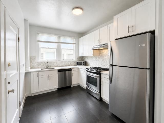 3 BR, 1 BA Apartment 390 Arguello Blvd San Francisco, CA 94118