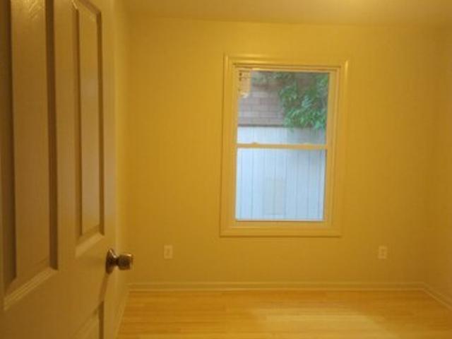 3 BR, 1 BA Apartment 3920 Wyandotte St, Unit #1, Kansas City, MO 64111