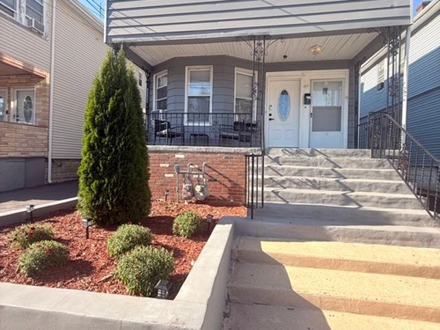 3 BR, 1 BA Apartment 395 East 9th Avenue, Roselle, NJ 07203