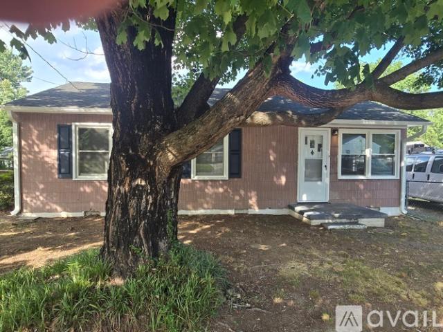 3 BR, 1 BA Apartment 302 Penn Place, Greensboro, NC 27405